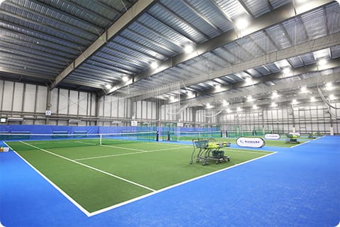 テニスコート４面（天井高さ10M）