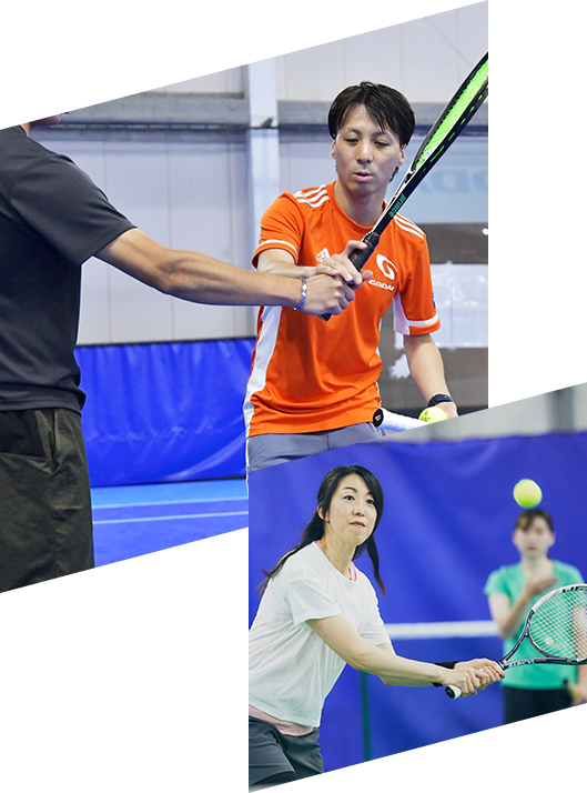 テニスをする男性